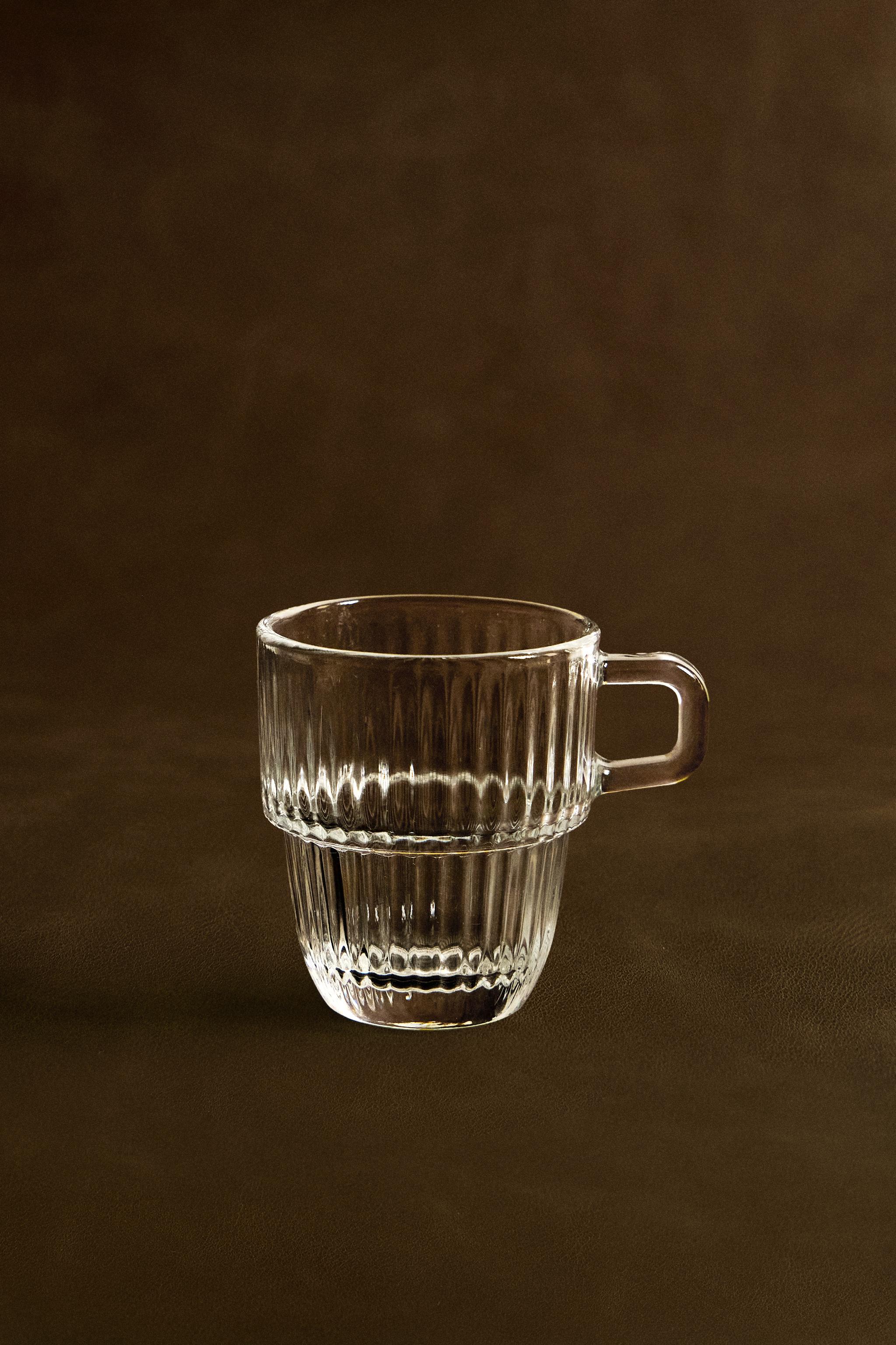 GLASS ESPRESSO CUP WITH A RAISED DESIGN